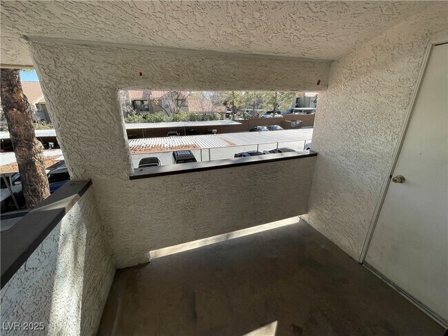 Building Photo - 6669 W Tropicana Ave