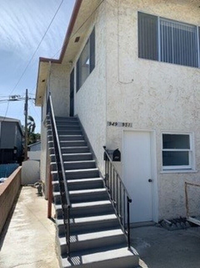 Building Photo - 18th Street