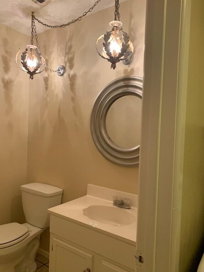 Building Photo - 3312 Tanglewood Ln