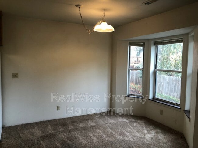 Building Photo - 475 Scenic Dr