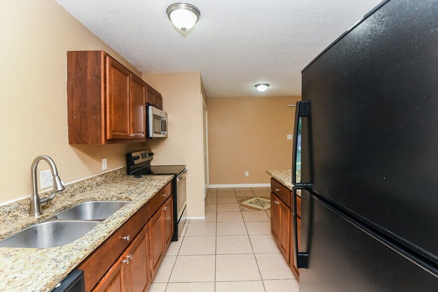 Building Photo - 3713 Arnold Dr