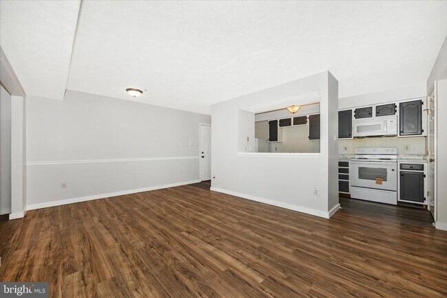 Building Photo - 615 Himes Ave