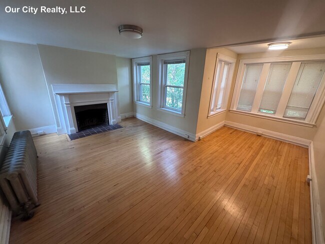 Building Photo - 8 Craigie Cir