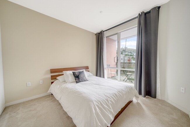 Building Photo - Condo for Rent in the Mission District - $...
