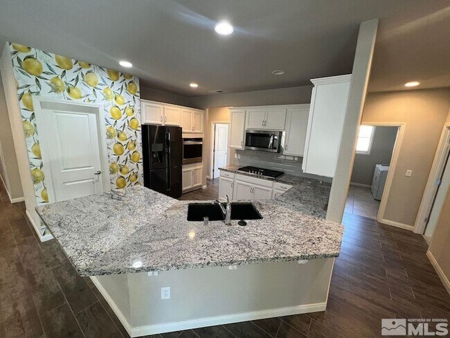 Building Photo - 774 Sweet Briar Ln