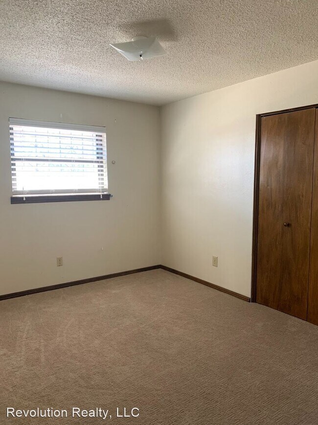 Building Photo - 3 br, 2 bath House - 1900 Carlyle Drive
