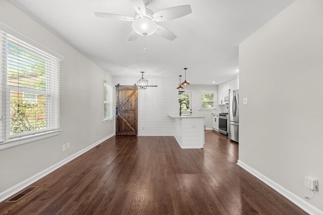 Building Photo - Adorable, Modern 3 Bedroom Ranch near Downtown Raleigh - Gorgeous finishes, open floorplan, updat...