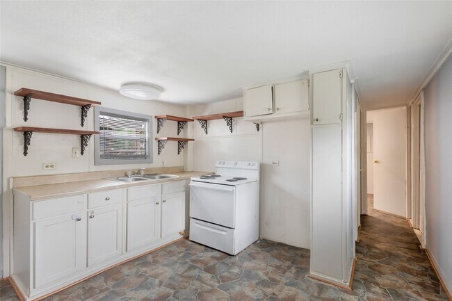 Building Photo - 10821 TX-150