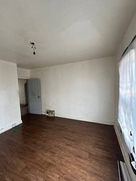 Building Photo - 5515 Alcott Ave