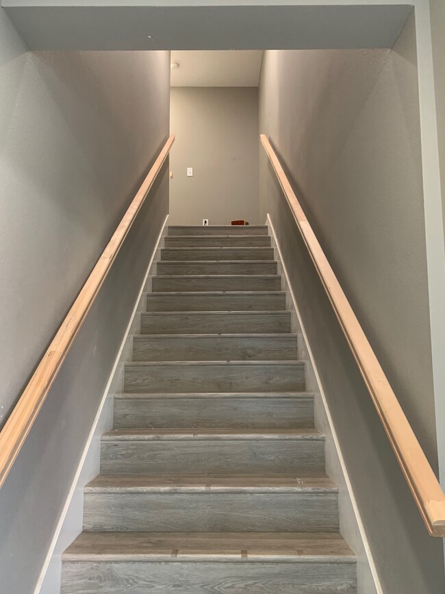 Stairs - 400 E Twin Springs St