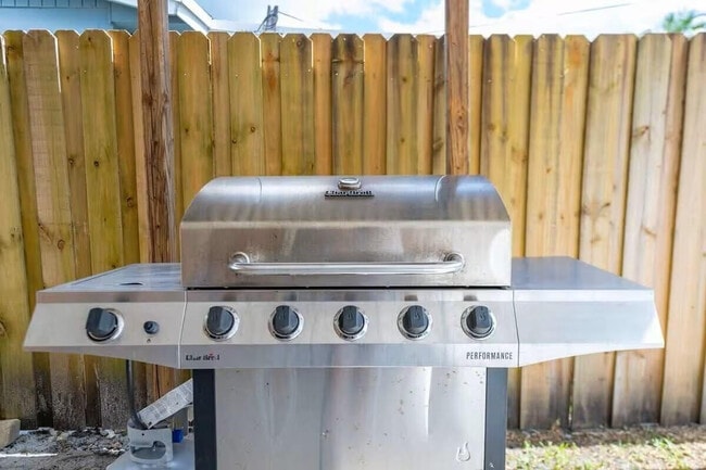 Building Photo - 3762 Catalina Rd