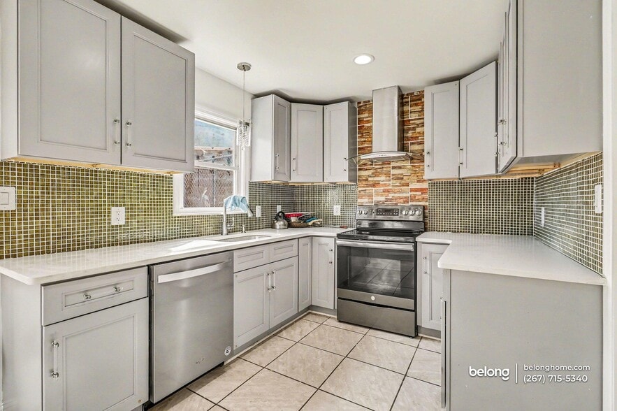 Building Photo - 174 E Huntingdon St