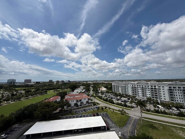 Building Photo - 2000 Presidential Way