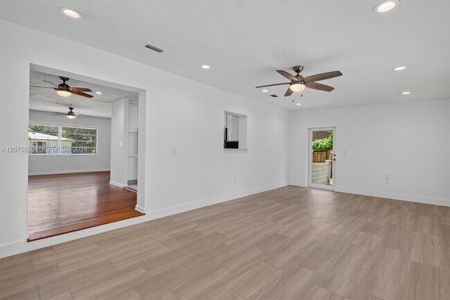 Building Photo - 6629 SW 65th St