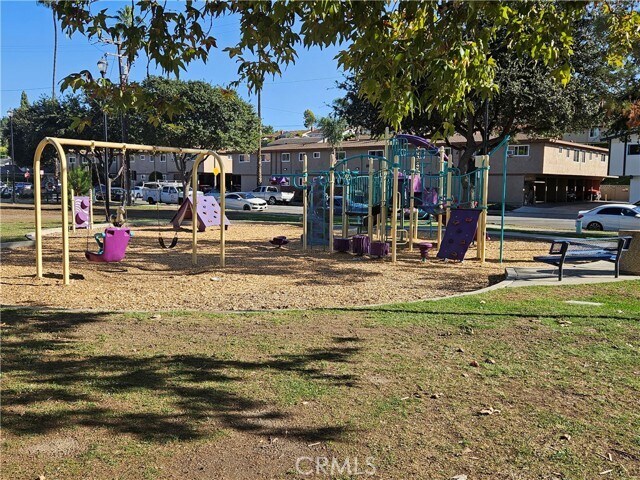 Building Photo - 1381 Burwood St