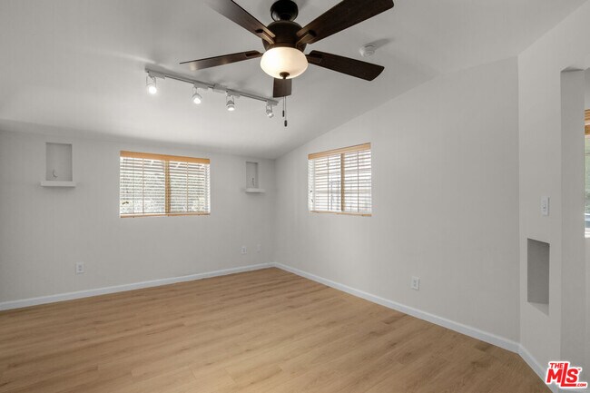 Building Photo - 4730 Cerrillos Dr