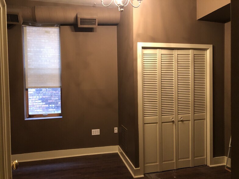 Building Photo - 2222 E Carson St