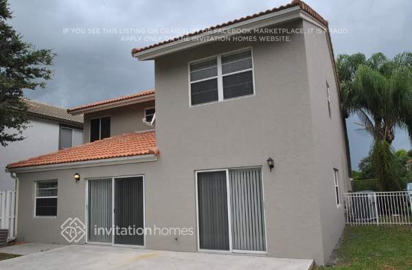 Building Photo - 10364 Sunstream Ln