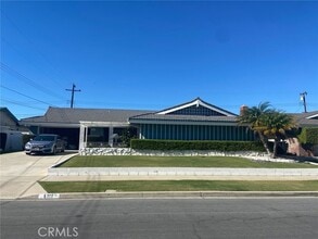 Building Photo - 5111 Cedarlawn Dr