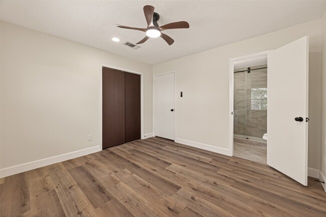 Building Photo - 148 W Whitney St