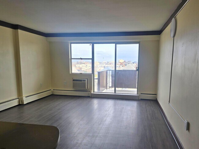 Building Photo - 3817 Ventnor Ave