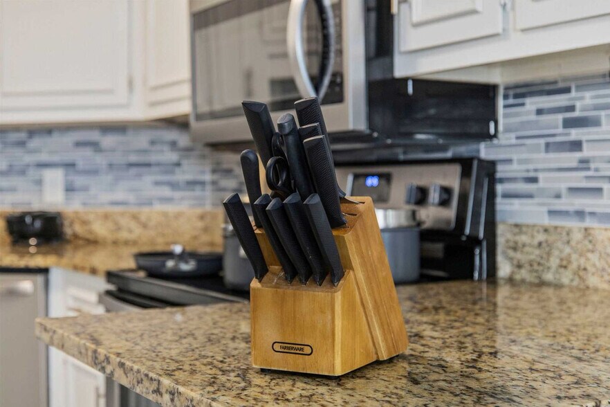 Building Photo - 2805 N Ocean Blvd