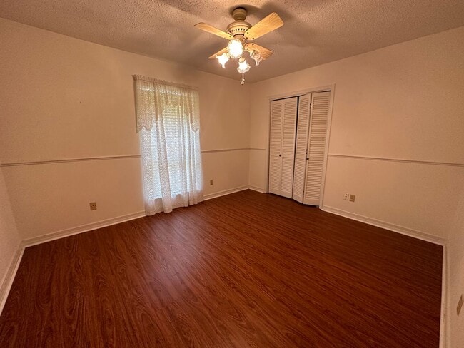 Building Photo - Southern Homes, 3 Bed, 2 Bath WITH Pool!