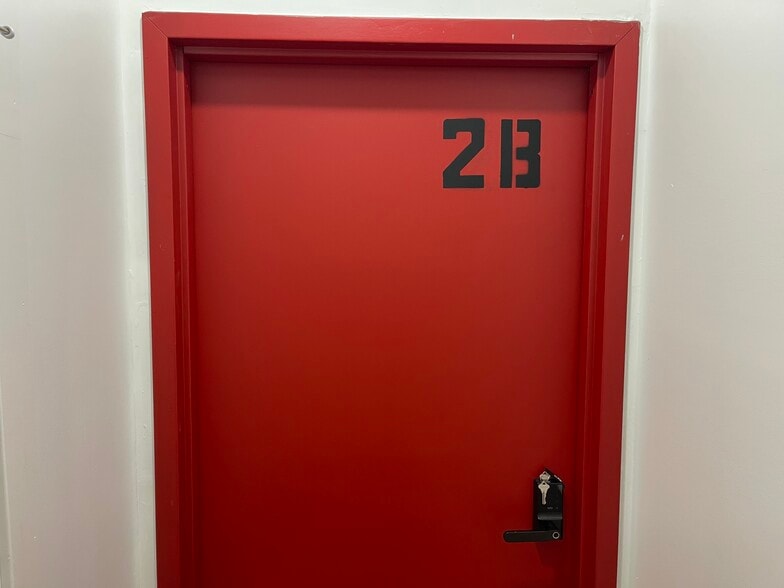 Building Photo - 711 Chew St