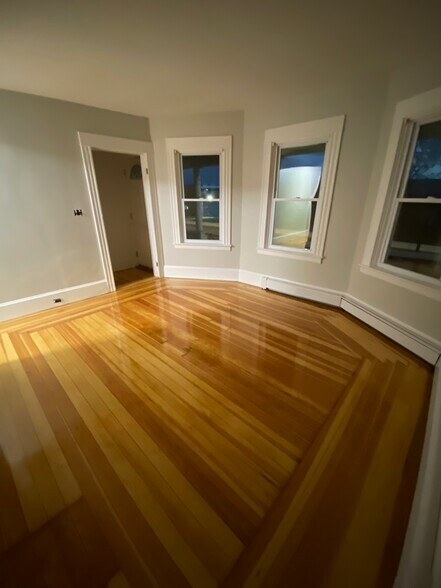 Living Room - 78 Fort St