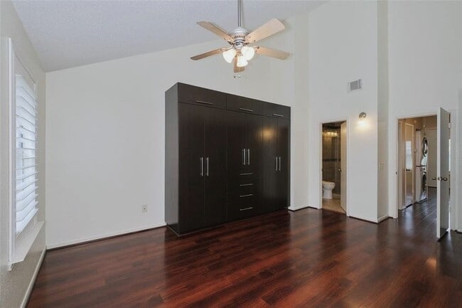 Building Photo - 2910 Grants Lake Blvd