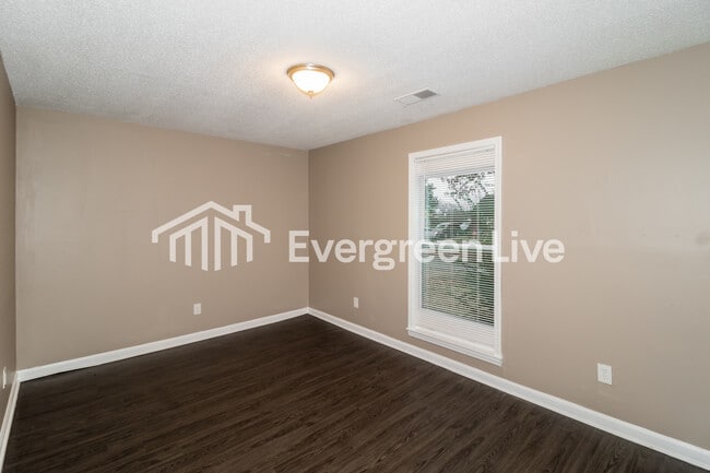 Building Photo - 3809 Chablis Cove