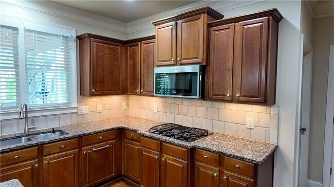 Building Photo - 5722 Ashleigh Walk Dr NW