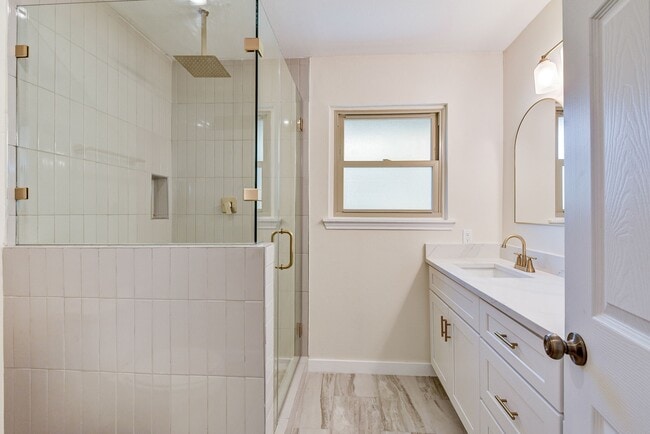 Building Photo - 4303 Osby Dr
