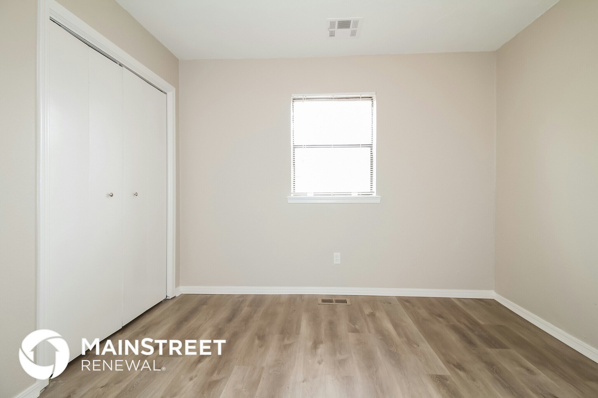 Building Photo - 5513 Cloverlawn Dr