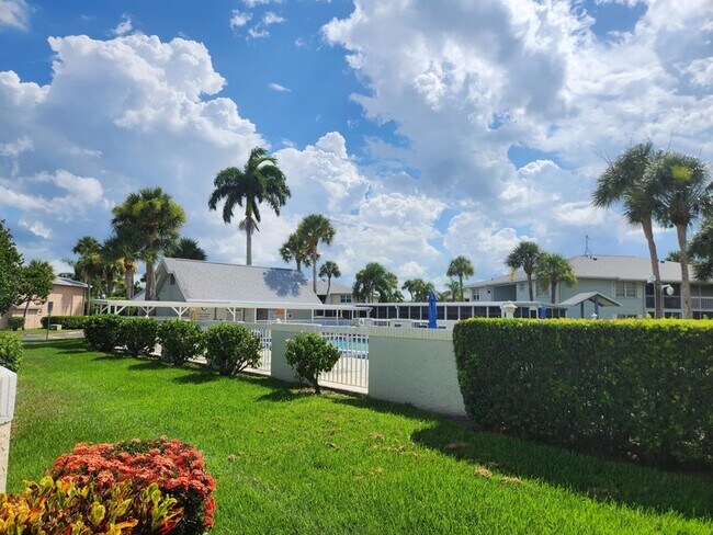 Building Photo - 963 Sonesta Ave NE