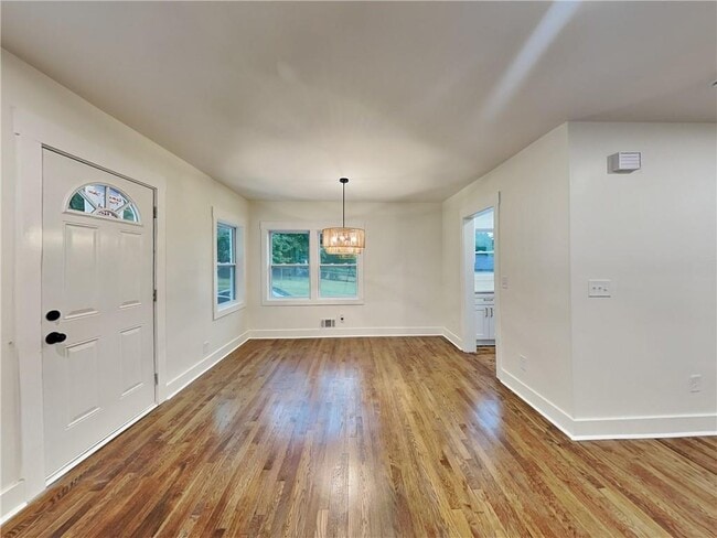 Building Photo - 108 Burbank Dr NW