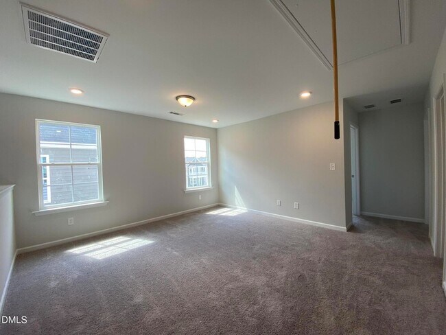 Building Photo - 17 Red Crabapple Ct