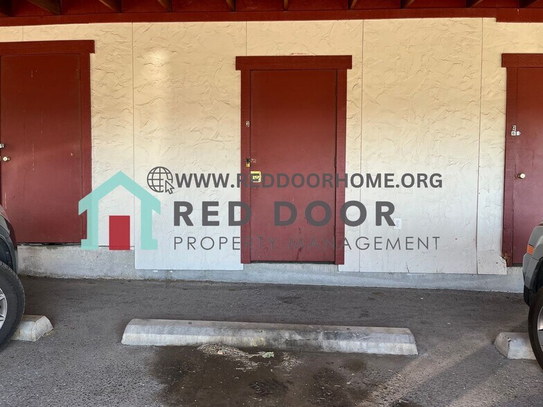 Building Photo - 3542 11th Ave S