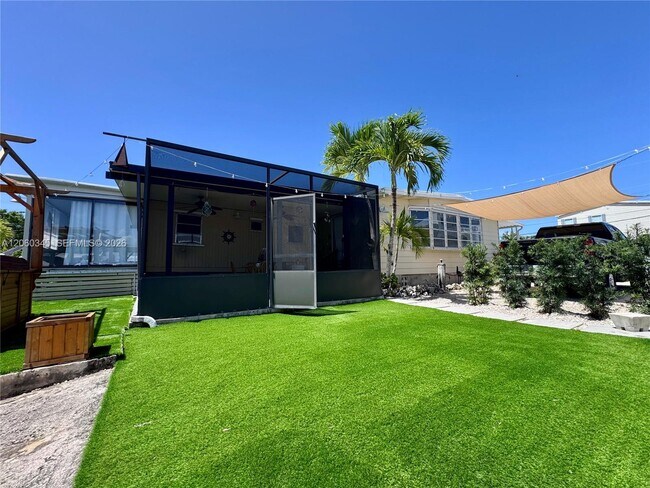 Building Photo - 223 Lower Matecumbe Rd