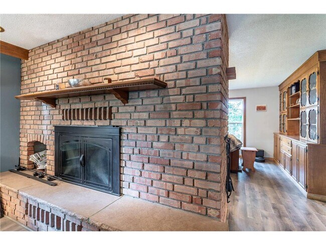 Building Photo - 1409 Hoot Lake Dr