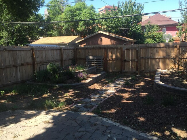 Building Photo - 2065 Emerson St