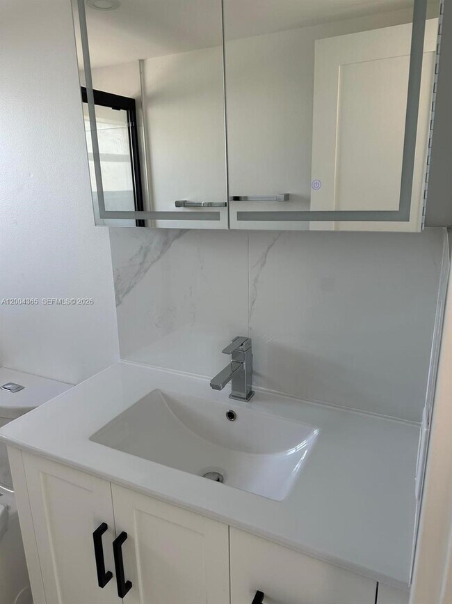 Building Photo - 360 Meridian Ave