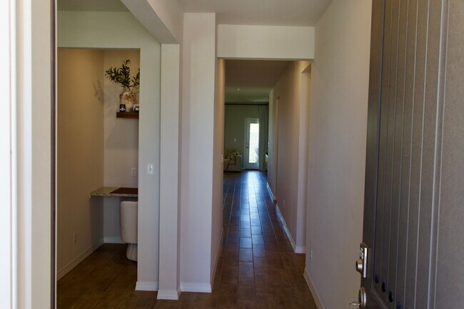 Building Photo - 51030 Hop Sage Pl