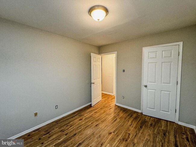 Building Photo - 4 Milstone Ct