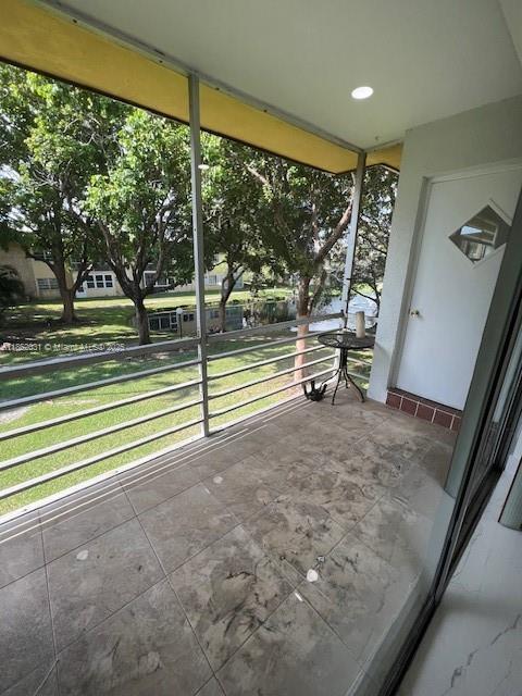 Building Photo - 5140 SW 40th Ave