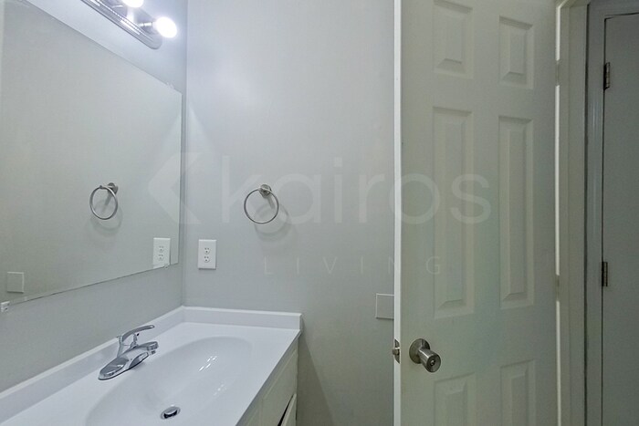 Building Photo - 235 Big Oak Cir