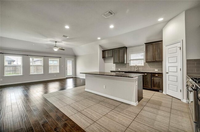 Building Photo - 2926 Diego Dr