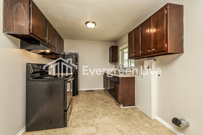 Building Photo - 340 Madora Ave