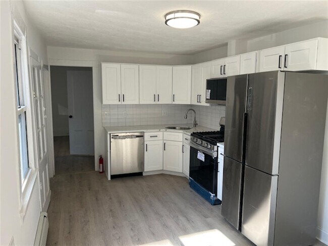 Building Photo - 8 6th St