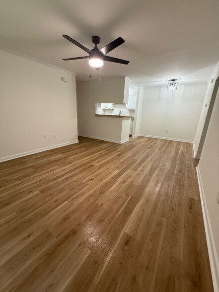 Building Photo - 341 W Coleman Blvd